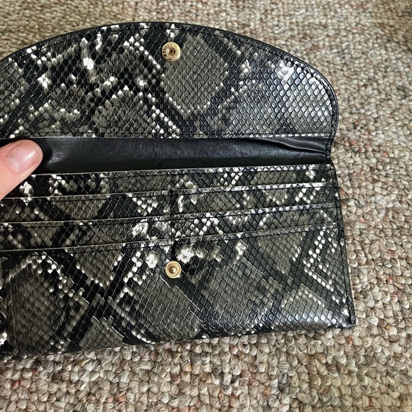 Francescas Victoria Rectangle Snake Print Wallet - Picture 5 of 7